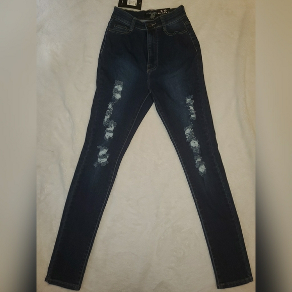 Fashion Nova Denim - BRAND NEW Fashion Nova Distressed Jeans Size 3/4